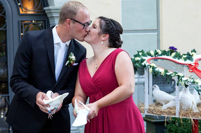 Gleich startet das Geschenk des Hochzeitspaares